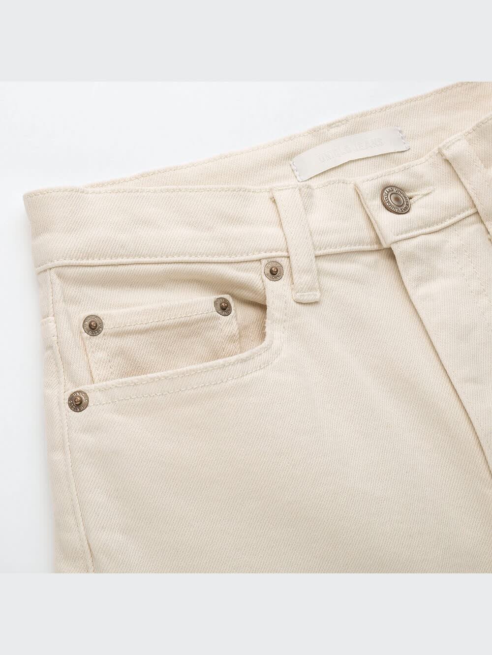 ユニクロ公式 | ハイライズストレートジーンズ（丈長め82cm・CM着用）