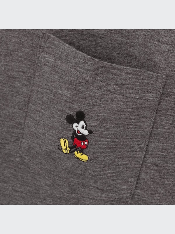 ミッキー スタンズ UT（グラフィックTシャツ・半袖）