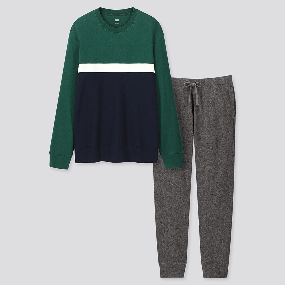 Uniqloのウルトラストレッチスウェットセット 長袖 Stylehint