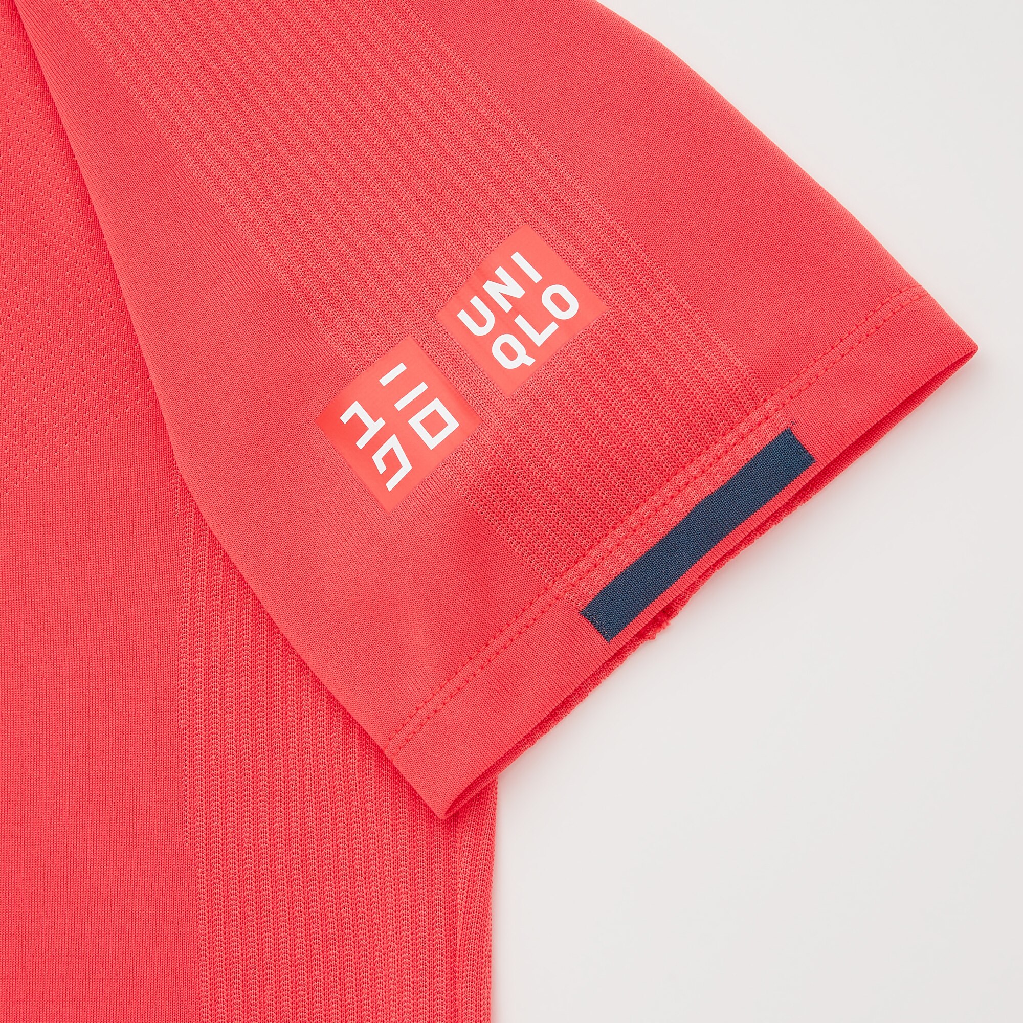 uniqlo logo polo