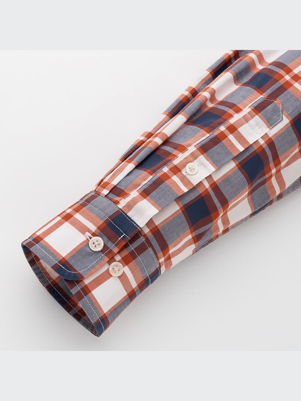 なっちやん UNIQLO:C] I bought the new shirts in all sizes and colors in
