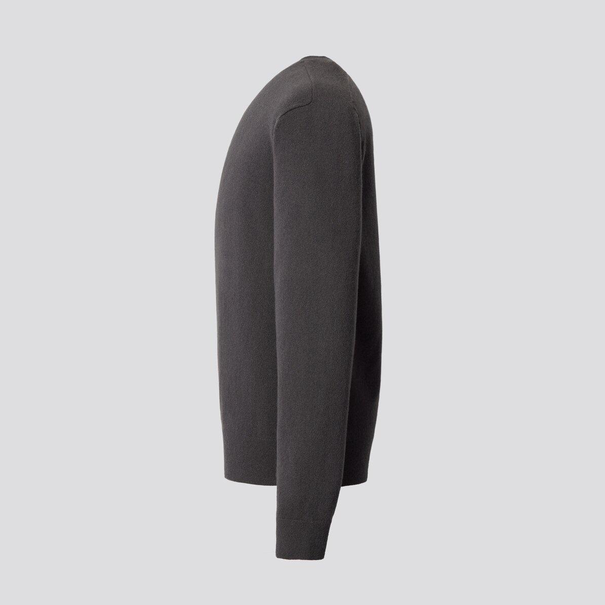 【ユニクロ+J】カシミヤブレンドクルーネックセーター（長袖）をレビュー！高級感と動きやすさあり！ | Ander Mag