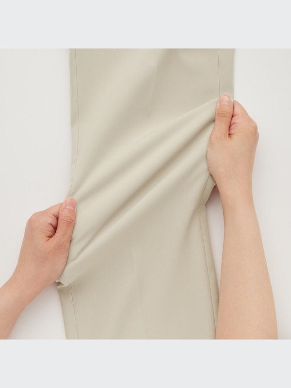 スマートスリムストレートパンツ（2WAYストレッチ・丈標準70～72cm）