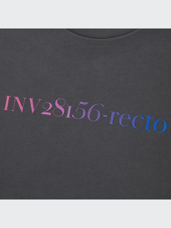 ルーヴル美術館：アート アンド ロジック by ピーター・サヴィル UT グラフィック Tシャツ（半袖・レギュラーフィット）