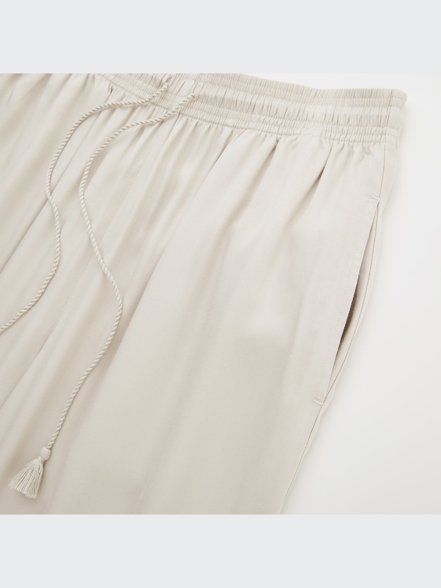 ぷうページ ユニクロ公式 | サテンドレープストレートパンツ