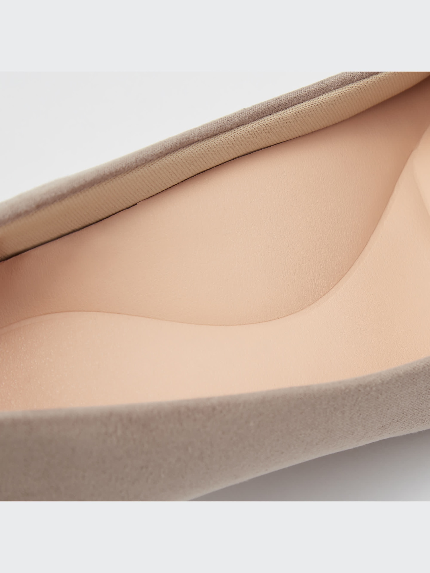 ユニクロ公式 | コンフィールタッチパンプス