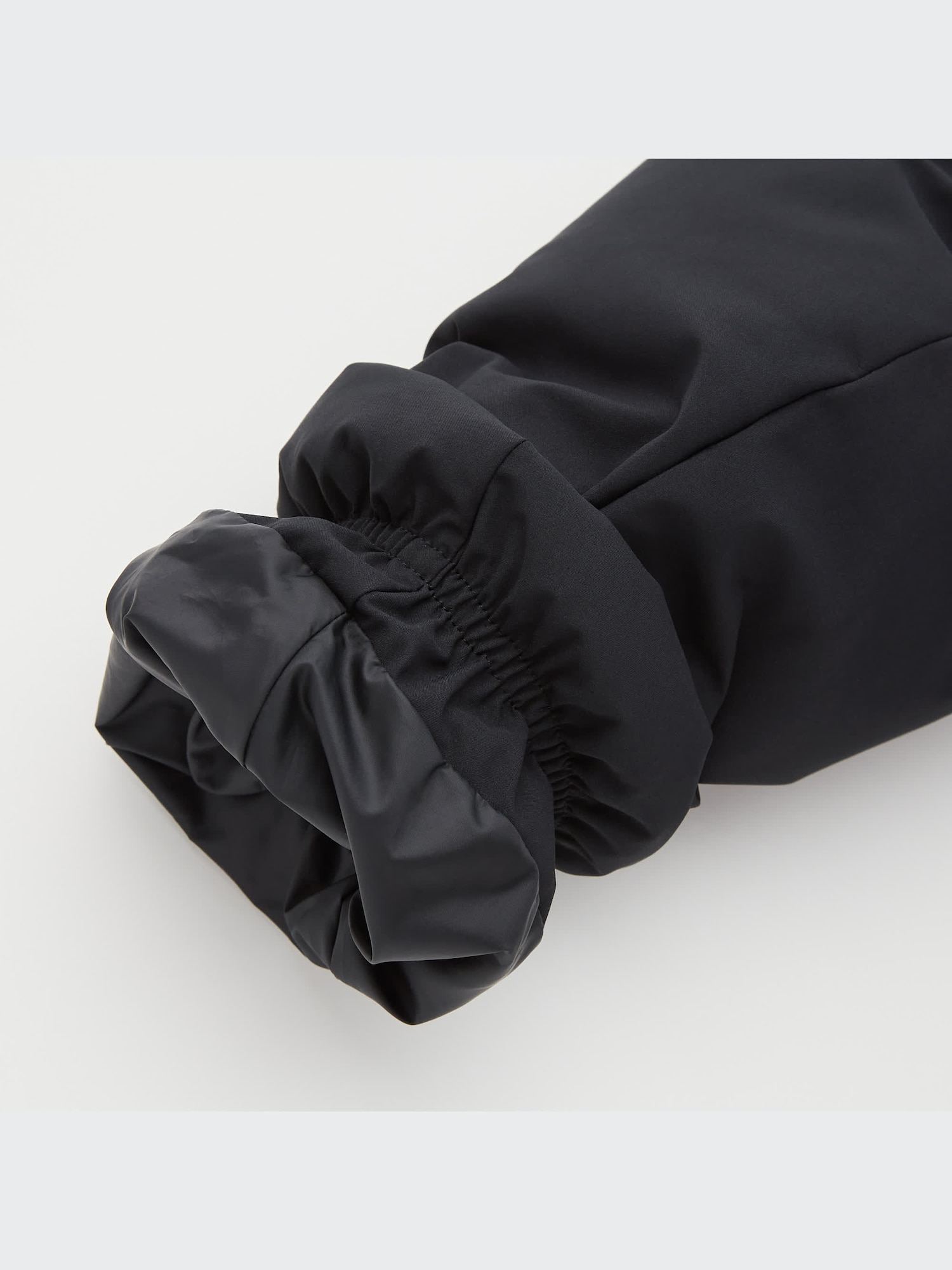 ユニクロ シームレス ダウン ショートコート M 黒 ユニクロ マニア発「名品シームレスダウンただいま値下げ中です