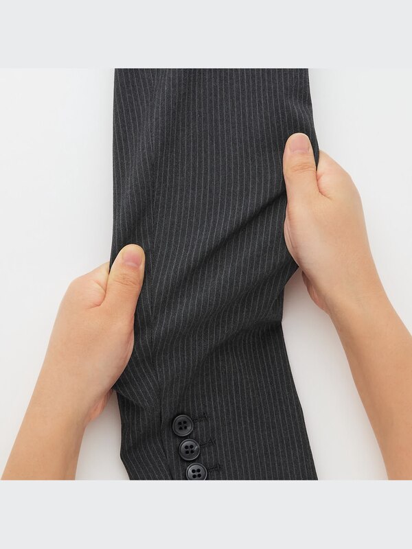 ストレッチテーラードジャケット（ストライプ・2つボタン・ショート丈）