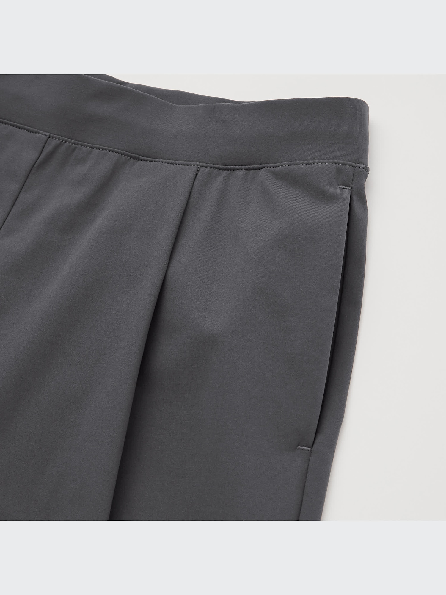 ユニクロ公式 | ウルトラストレッチアクティブテーパードアンクル