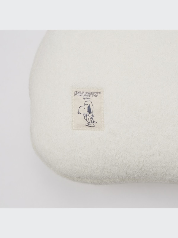 ピーナッツ クッション