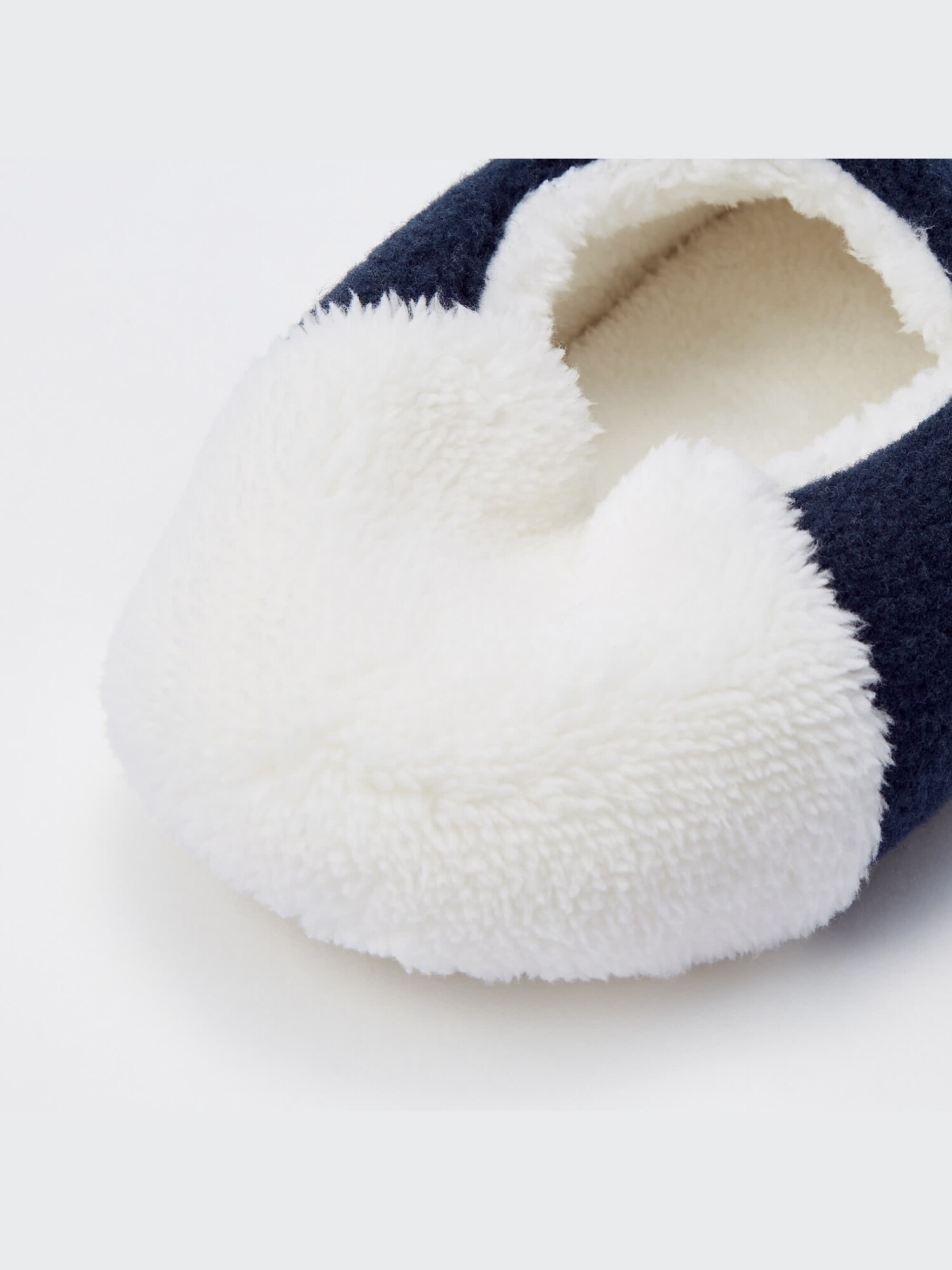 ユニクロ 「KAWS×PEANUTS」コレクション スヌーピー ルームシューズ ユニクロ公式 | ピーナッツ ホリデー コレクション フリース