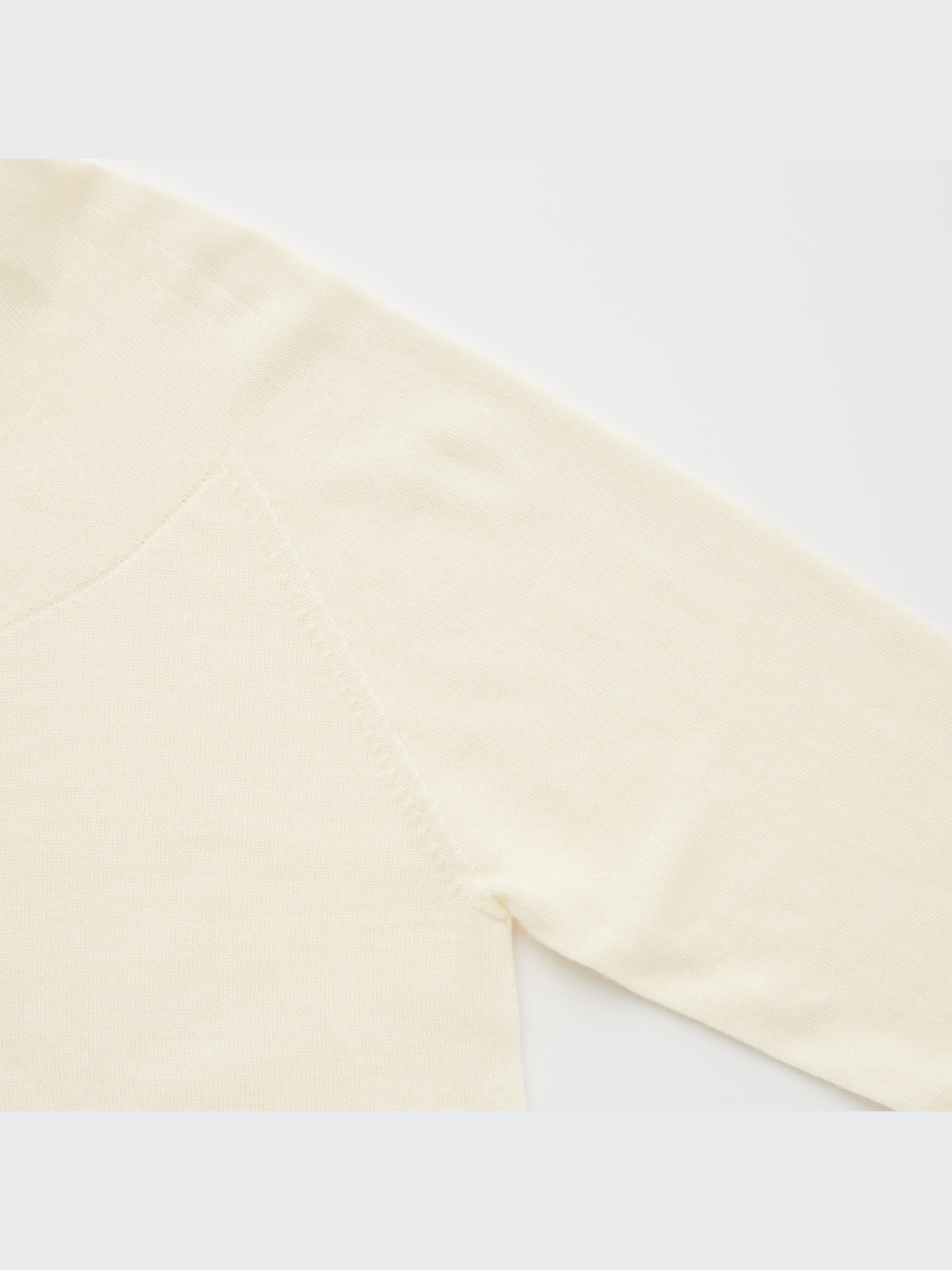 ユニクロ公式 | 3Dエクストラファインメリノタートルネックセーター