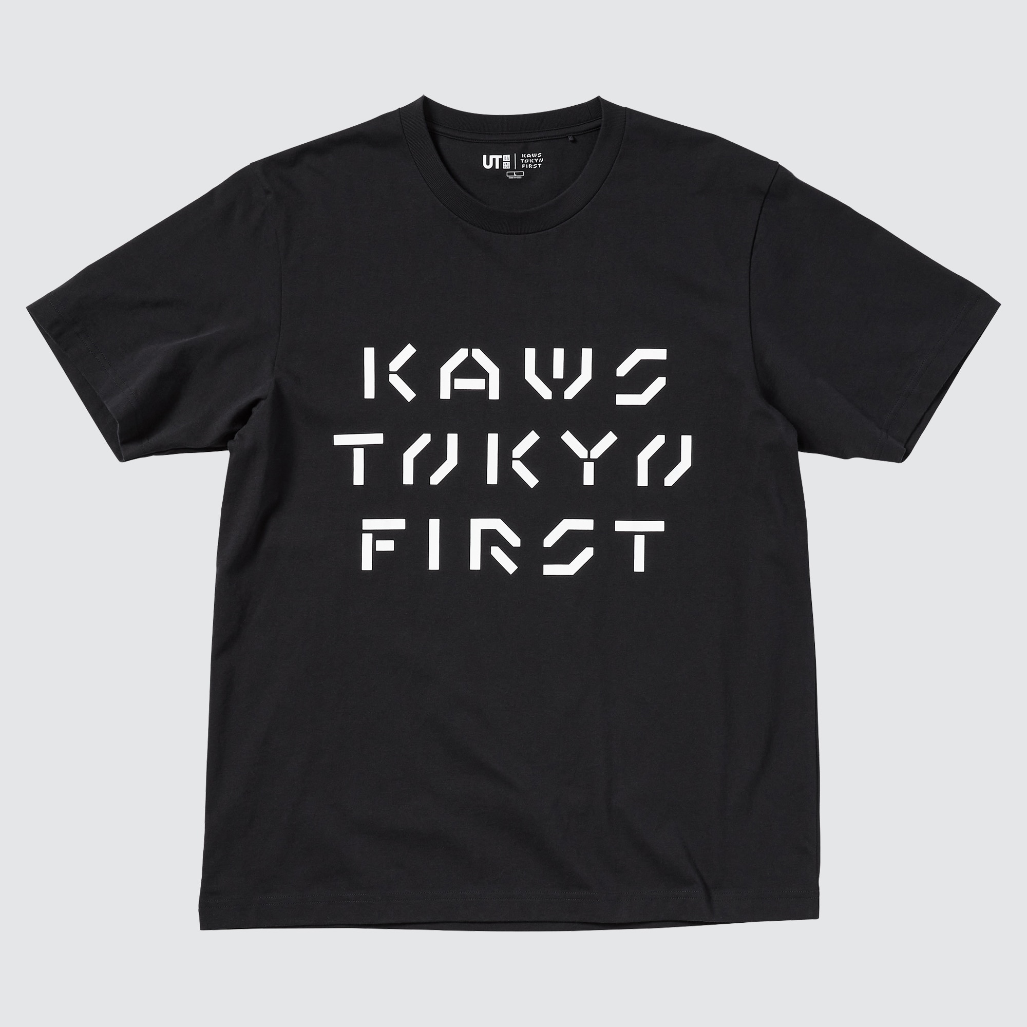 カウズ UT グラフィックTシャツ（半袖・レギュラーフィット）のサムネイル