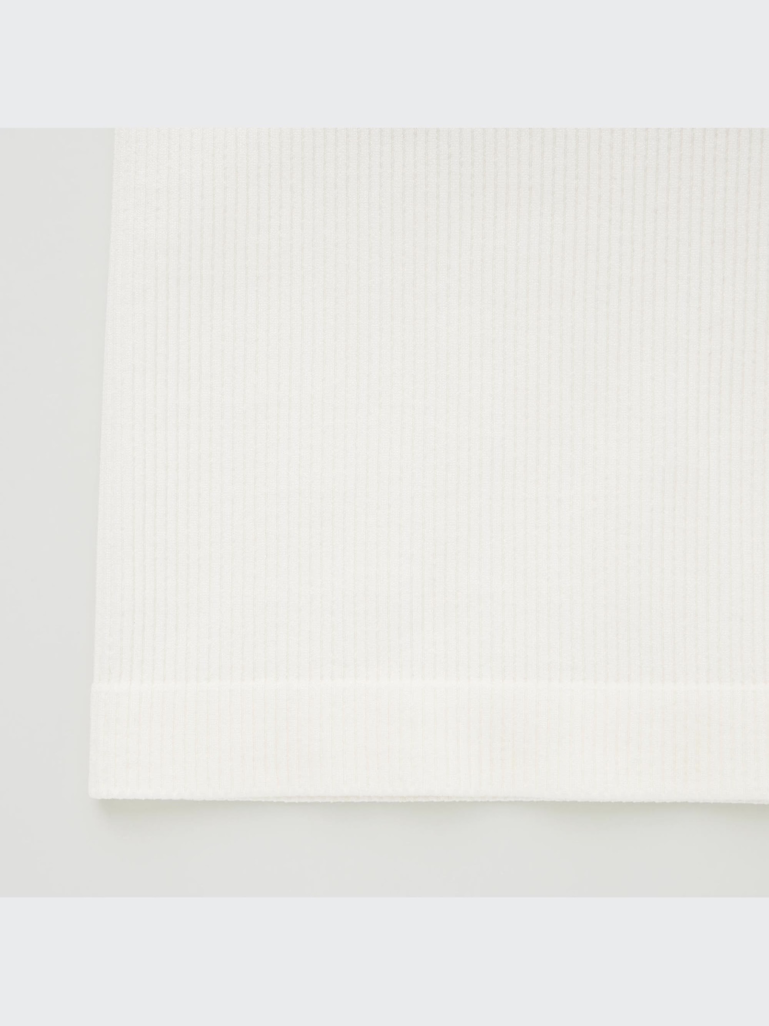 ユニクロ公式 | シームレスクロップドブラキャミソール