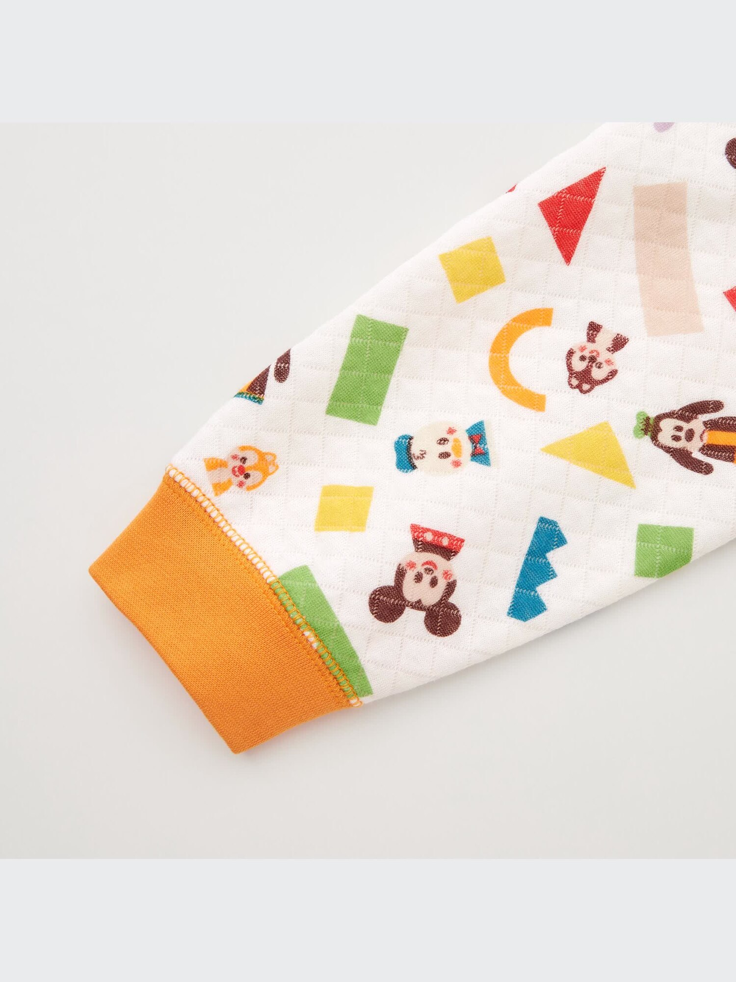 ユニクロ ディズニー Disney キディア kidea キルトパジャマ 100 UNIQLO × Disney KIDEA Disney KIDEAがデザインされたパジャマが