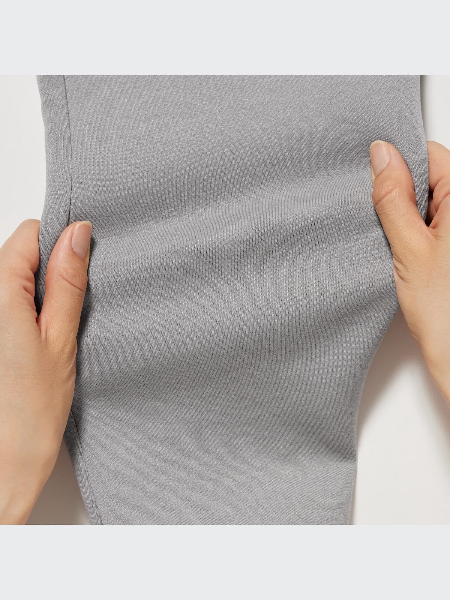 EXTRA 330L エアロバティックモデル 未組立 ユニクロ公式 | ストレッチドライスウェットフルジップパーカ（長袖）