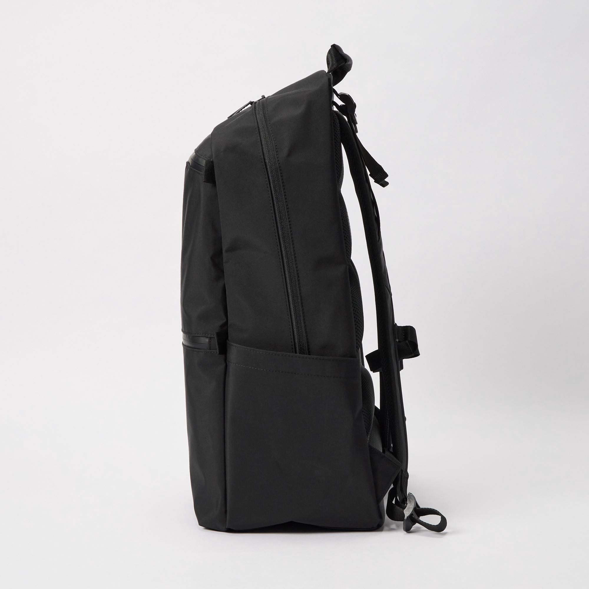 Uniqlo black outlet backpack