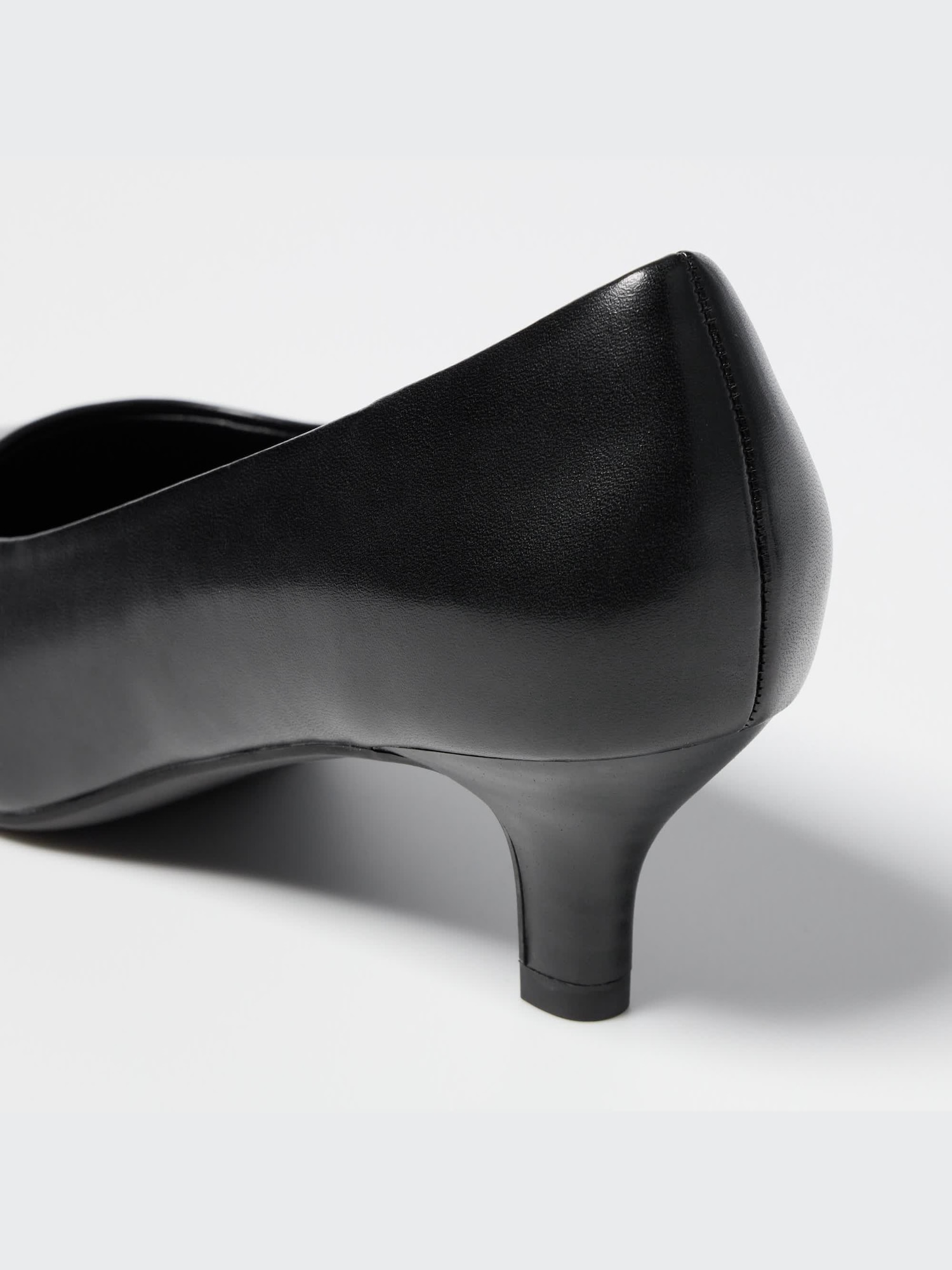 ユニクロ公式 | コンフィールタッチパンプス（スムース）