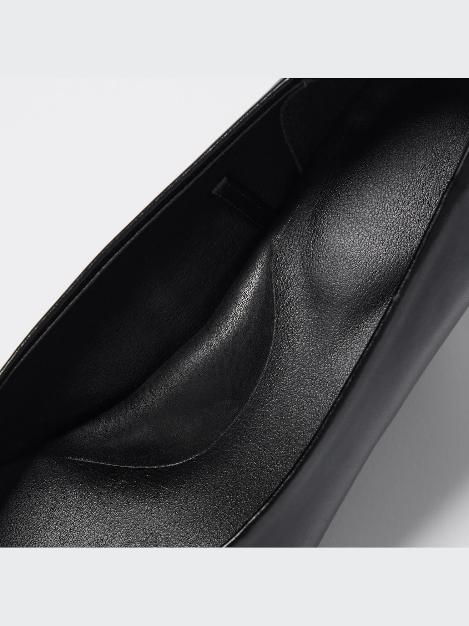 ユニクロ公式 | コンフィールタッチパンプス（スムース）