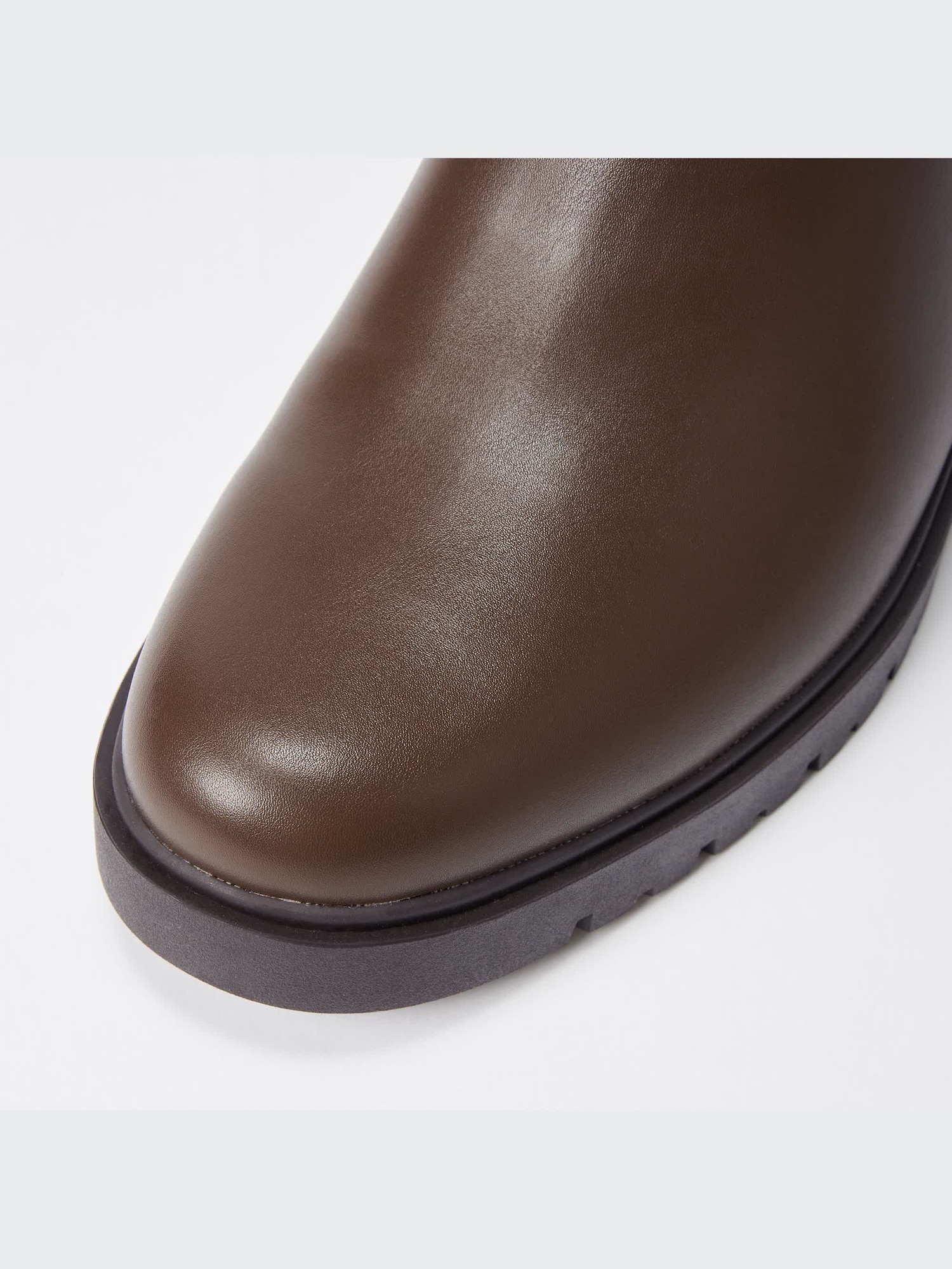 ユニクロ公式 | コンフィールタッチミドルブーツ