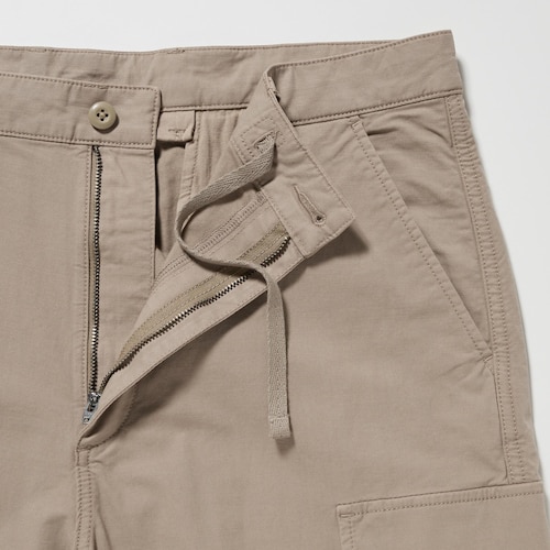 Waistband elastis untuk menyesuaikan dengan lebar pinggang.