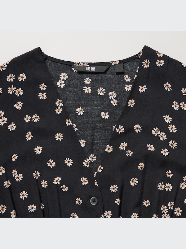 Gaun Flare Motif Kerah V Lengan Panjang