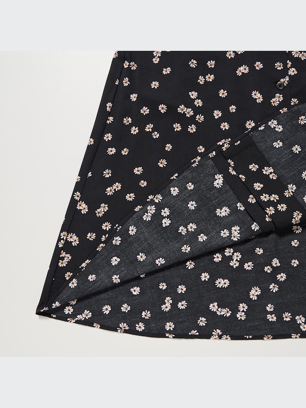 Gaun Flare Motif Kerah V Lengan Panjang