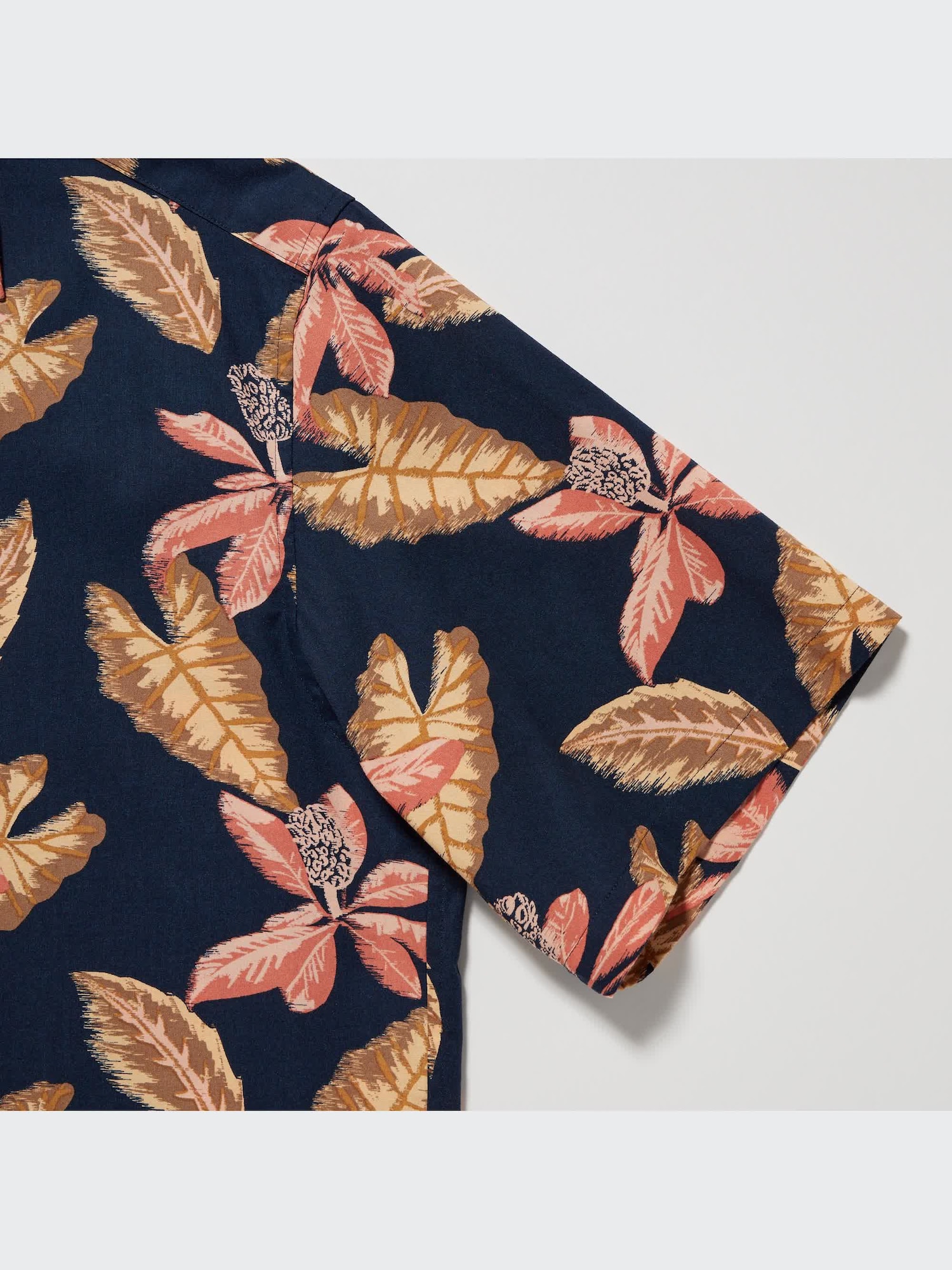 ユニクロ公式 | プリントオープンカラーシャツ（半袖）