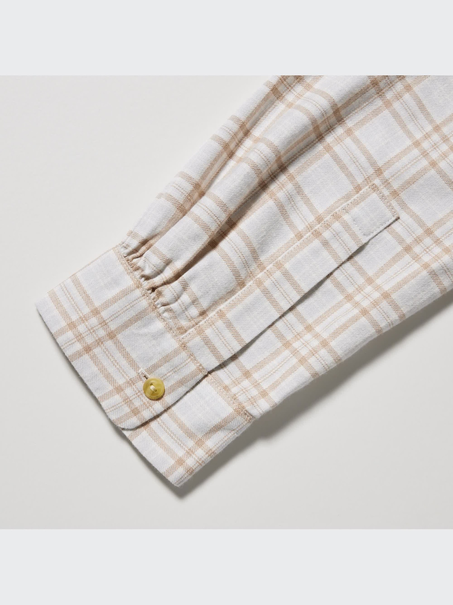UNIQLO（ユニクロ）の「ドレープウォッシュワークシャツ（長袖