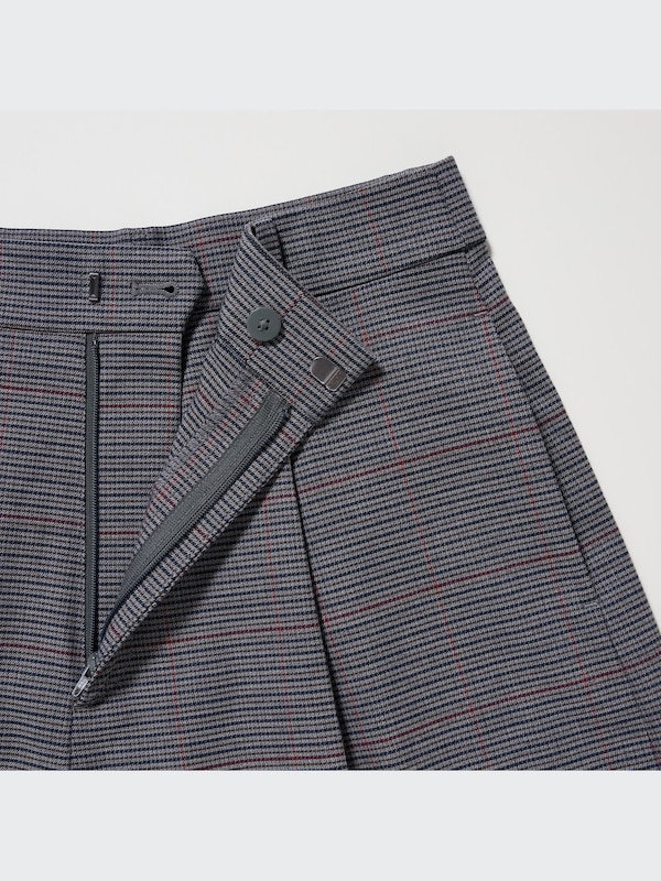 Celana Pendek Rapi Kotak