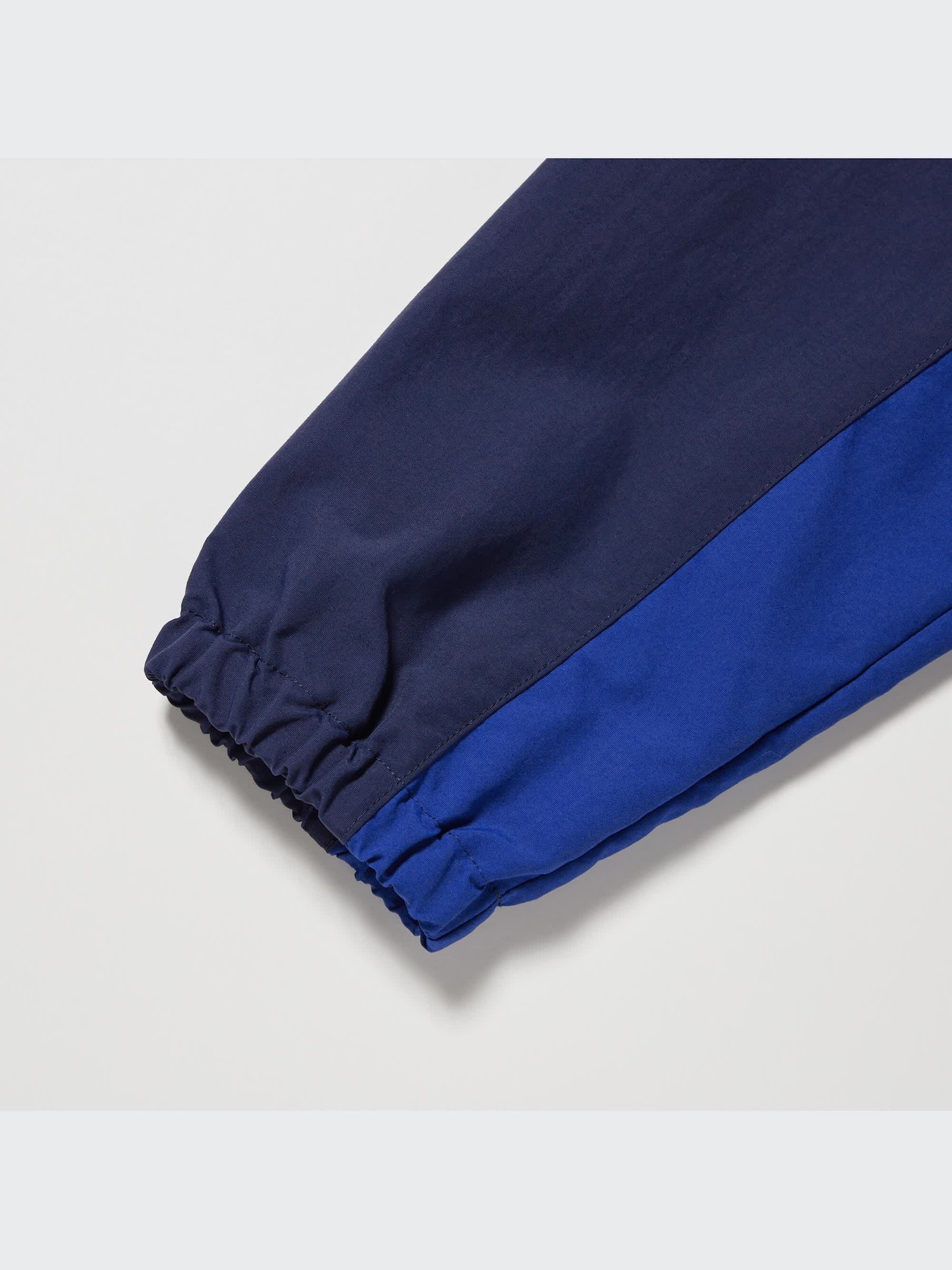 ユニクロ公式 | ポケッタブルナイロンパーカ