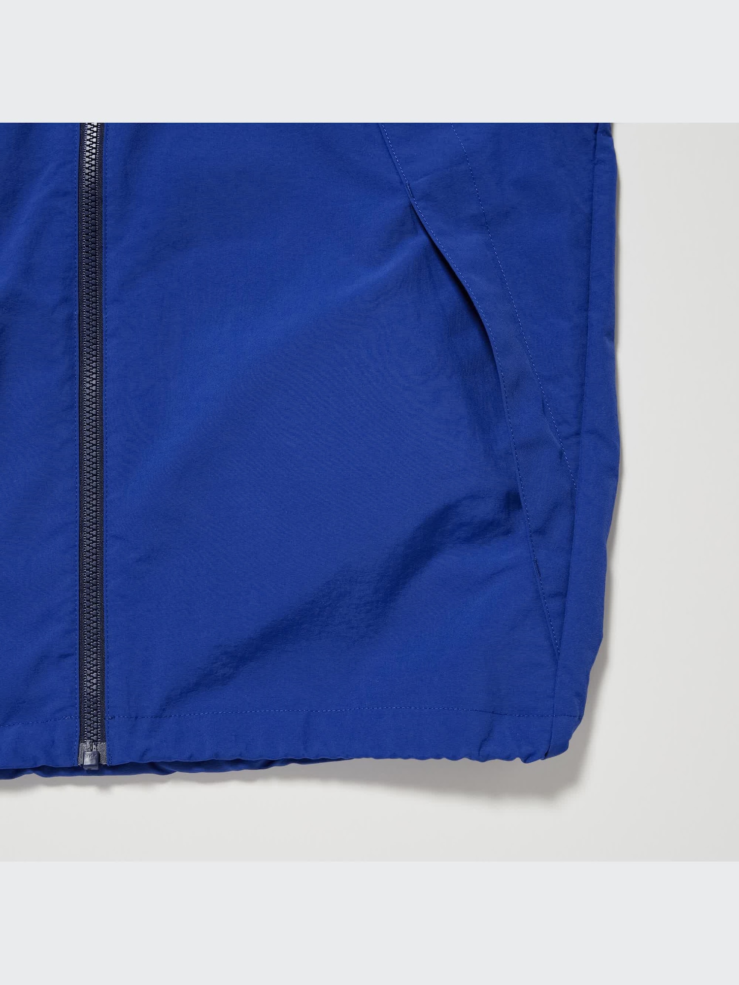 ユニクロ公式 | ポケッタブルナイロンパーカ