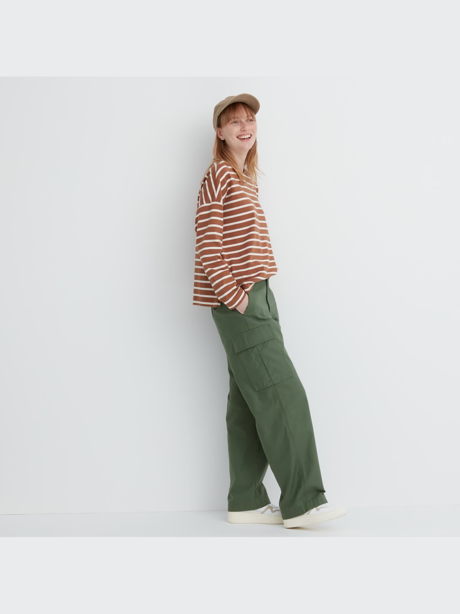 UNIQLO 少く ユニクロ ワイドストレートカーゴパンツ ダークグレー L