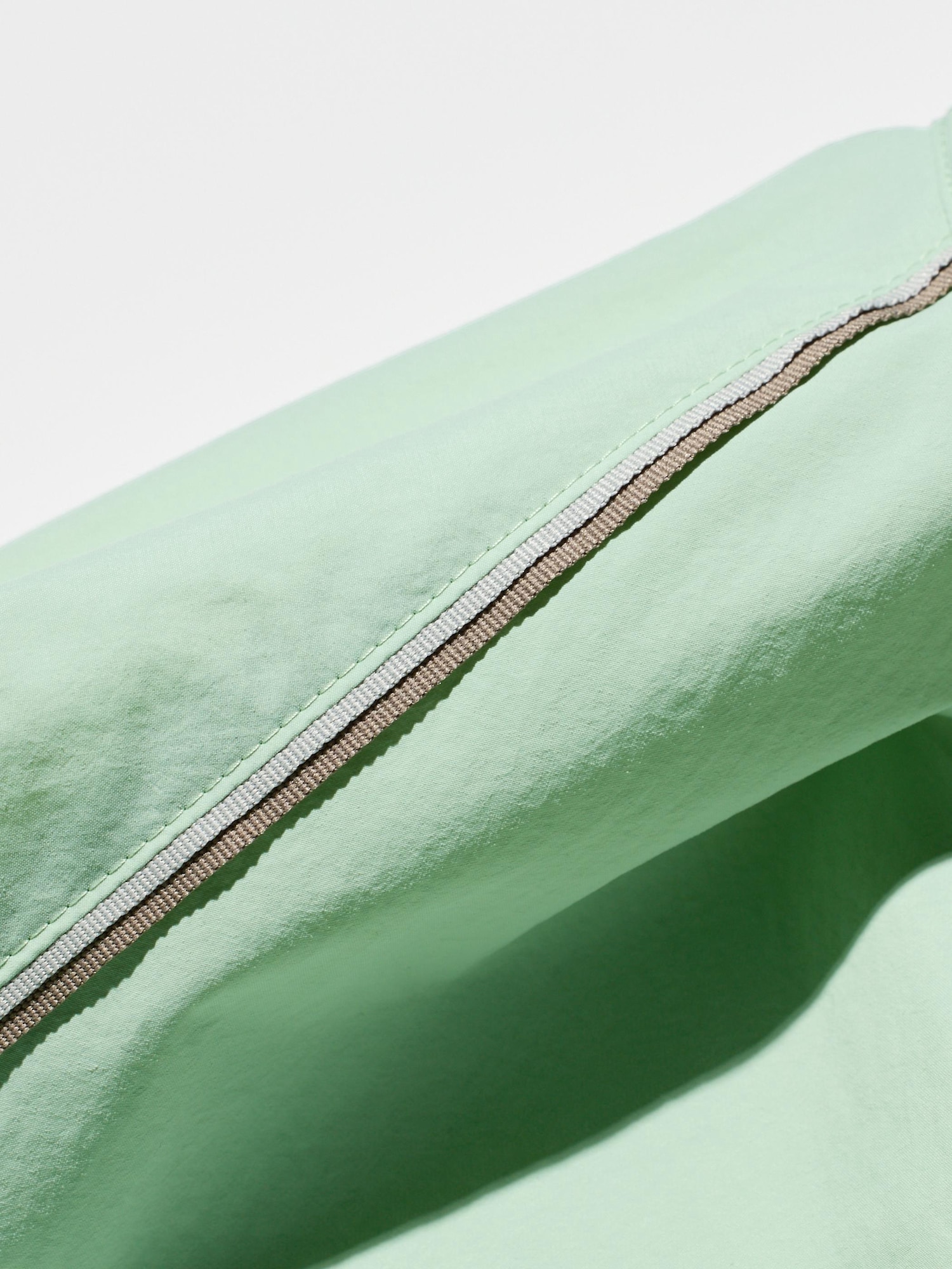 UNIQLO RF QATARオープン ウェア ダークグリーン/ホワイト 各1枚 公式スタイリング | ジーユー