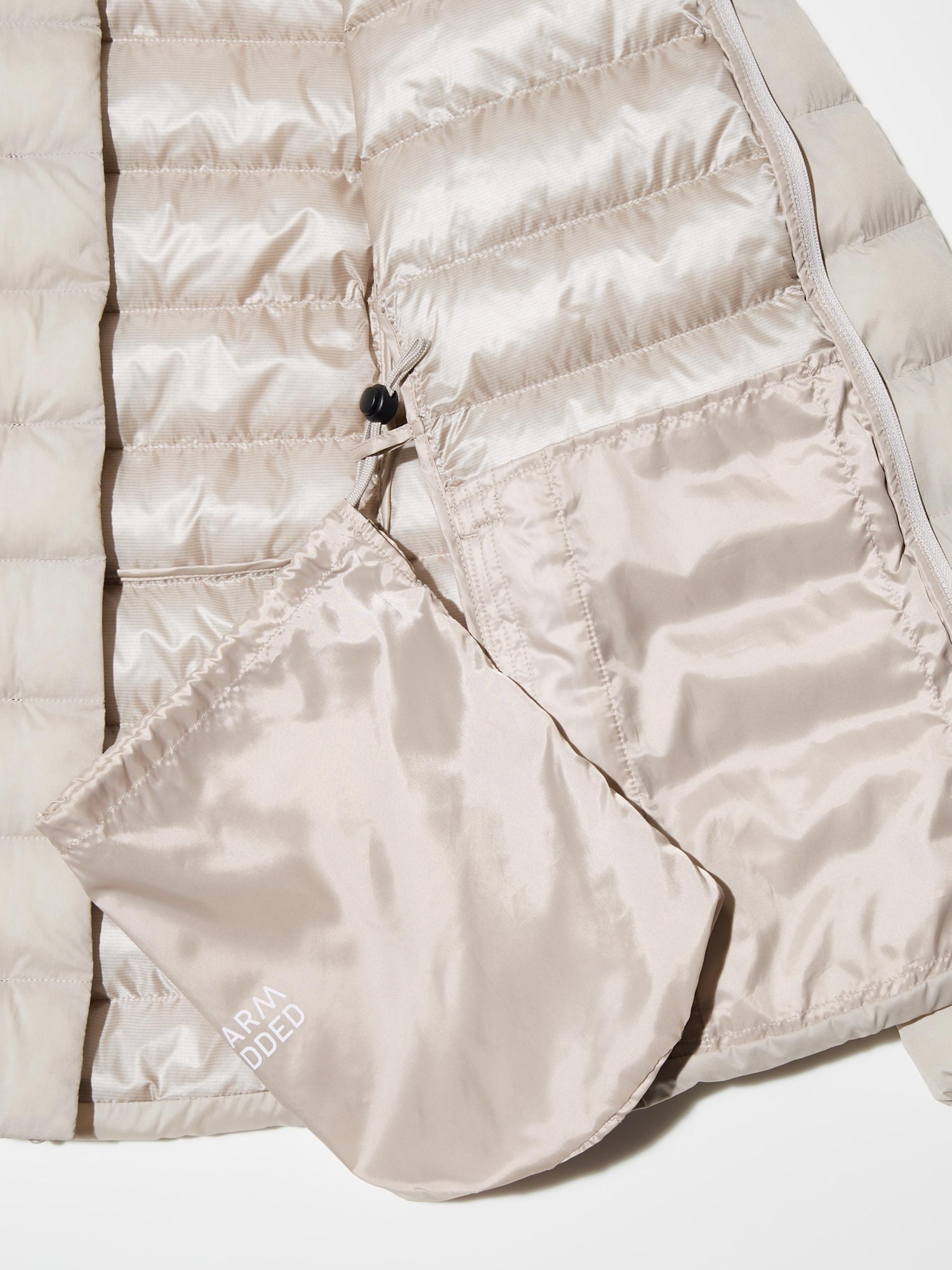 パフテックリラックスジャケット ベージュ　UNIQLO ユニクロ　M ユニクロパフテックリラックスジャケット Mベージュ UNIQLO