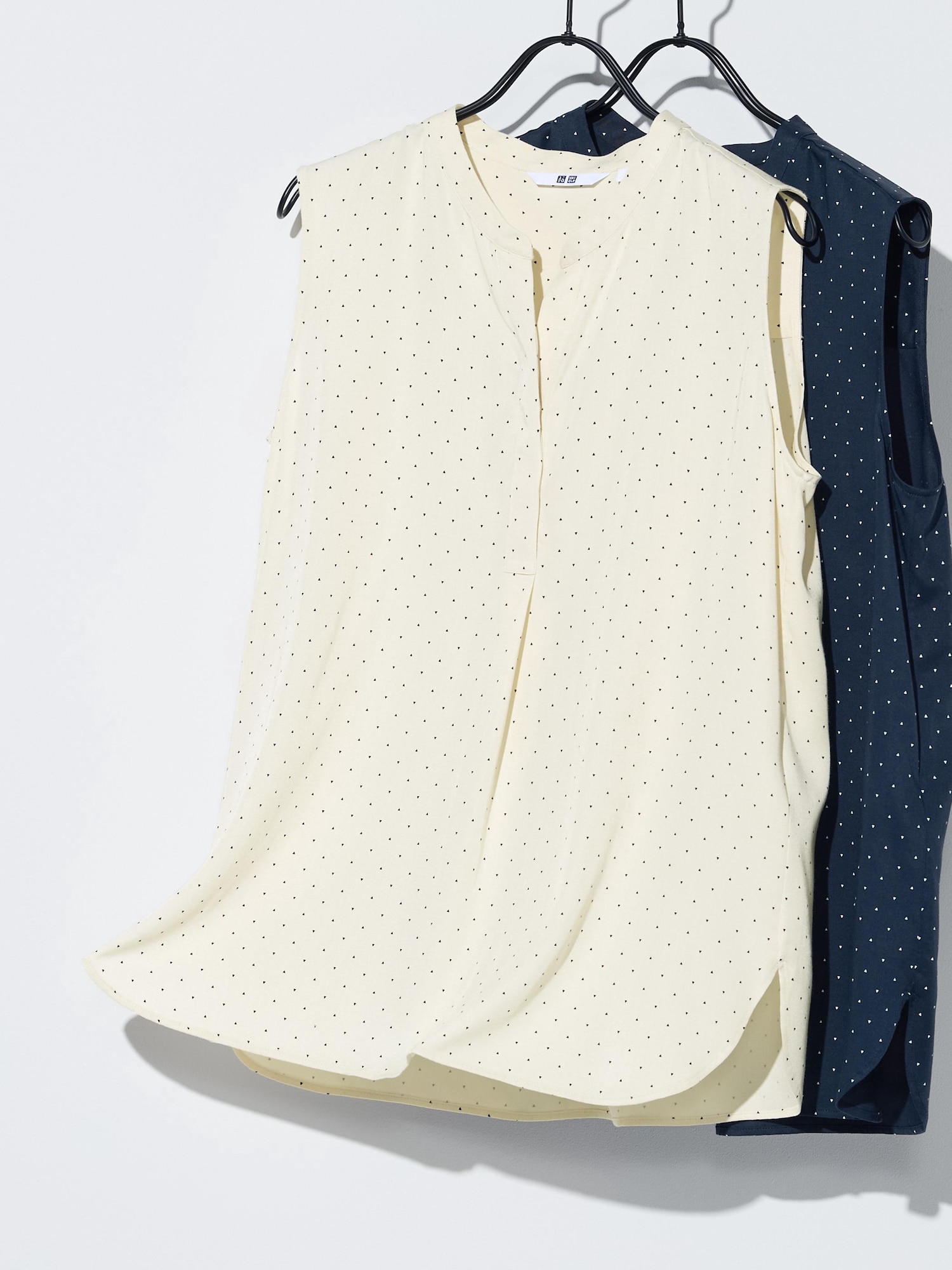 【今季タグ付き新品】LOEWE ストレッチレーヨンノースリーブトップス 今季タグ付き新品】LOEWE ストレッチレーヨンノースリーブ