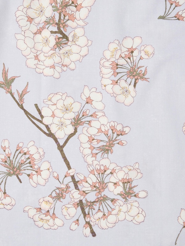 Kemeja Kerah Terbuka Lengan Pendek