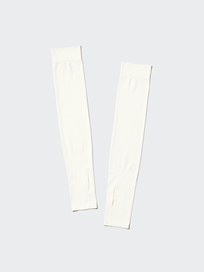 에어리즘™ 소재를 사용하여 땀을 빠르게 건조시켜주어 착용감이 쾌적한 암커버