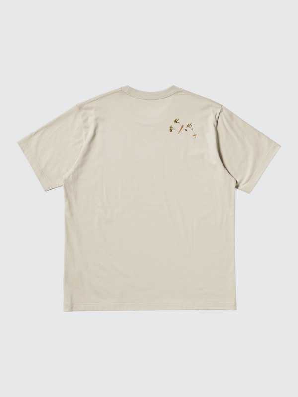 UT The Louvre Lengan Pendek