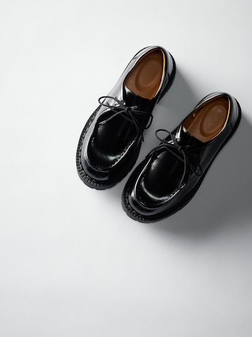 LACE UP SHOES