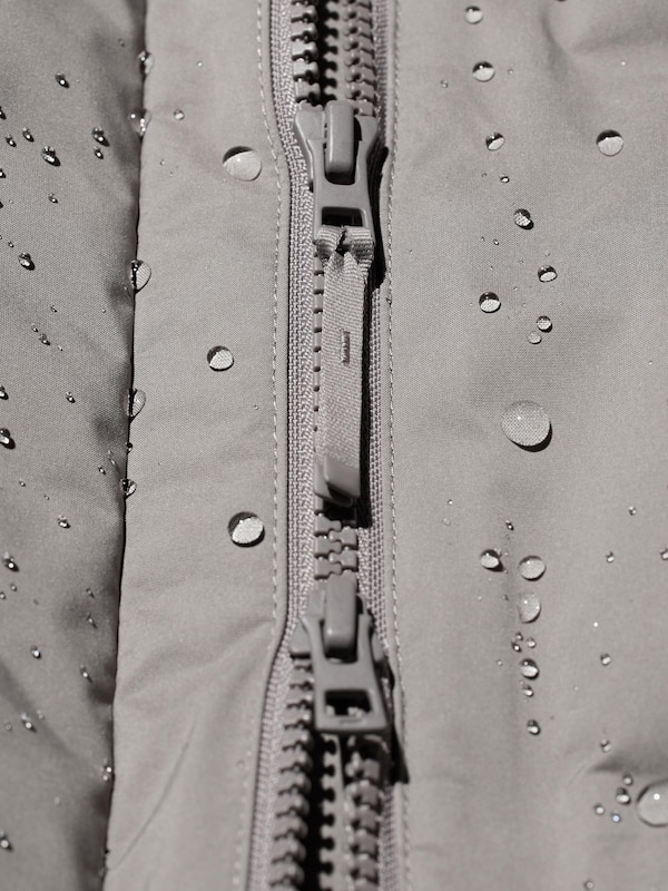 シームレスダウンショートコート