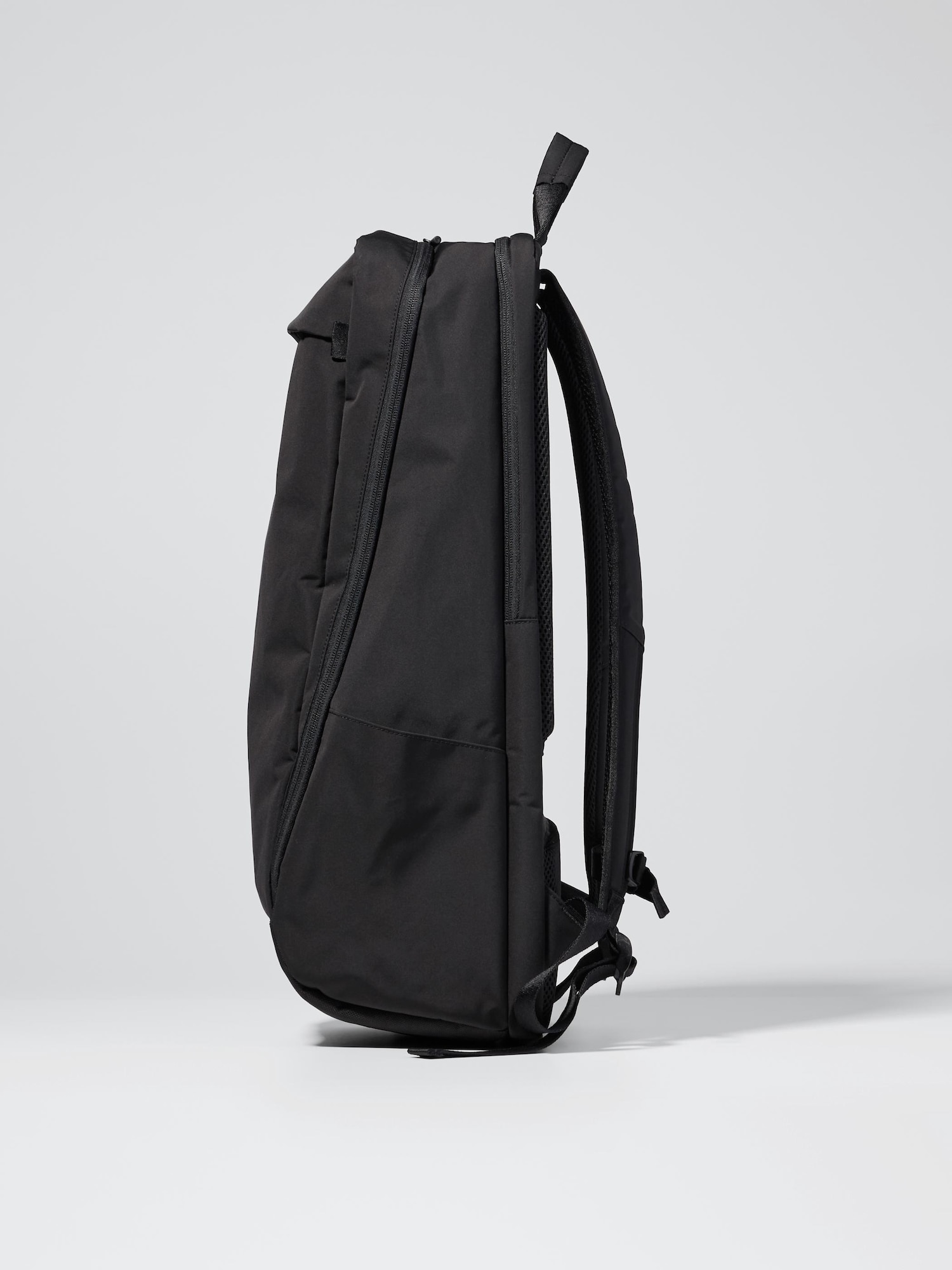 UNIQLO ユニクロ　ファンクショナルバックパック　黒32L ユニクロ公式 | ファンクショナルバックパック