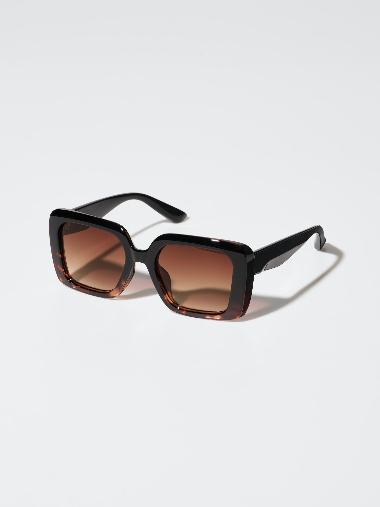 Солнцезащитные очки (крупный квадрат)