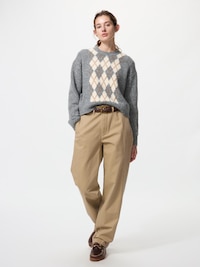 FLUFFY ARGYLE CREW NECK SWEATER