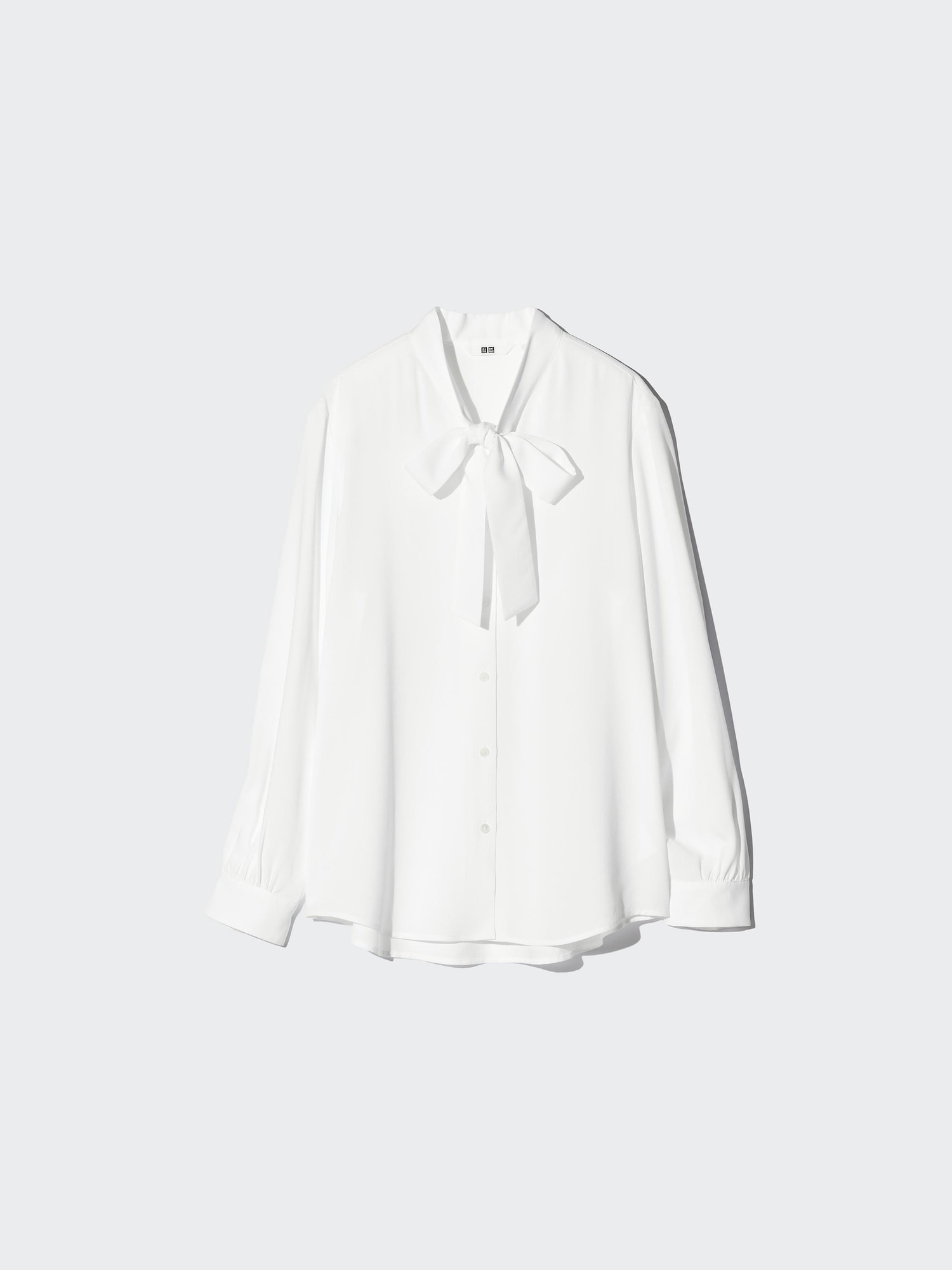 ご購入者様決定[UNIQLO]ボウタイリボン ブラウス 白 無地 大人可愛い ボリュームリボン ご購入者様決定[UNIQLO]ボウタイリボン ブラウス 白 無地 大人可愛い