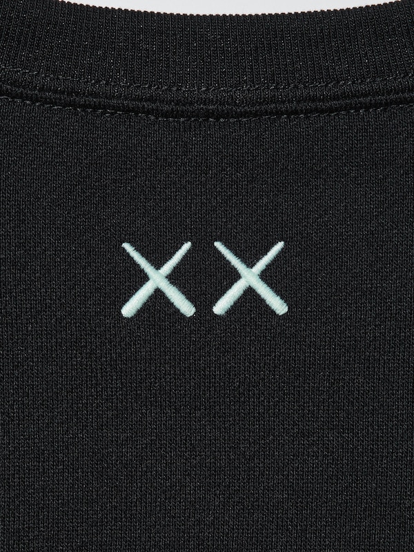KIDS KAWS UNIVERSE스웨트셔츠A