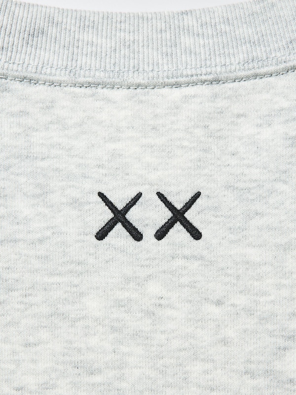 KAWS UNIVERSE스웨트셔츠B
