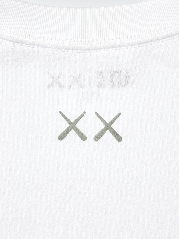 KAWS UNIVERSE UT(그래픽T)B