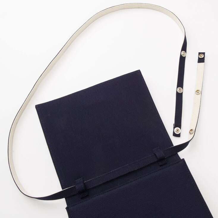 uniqlo minnie bag