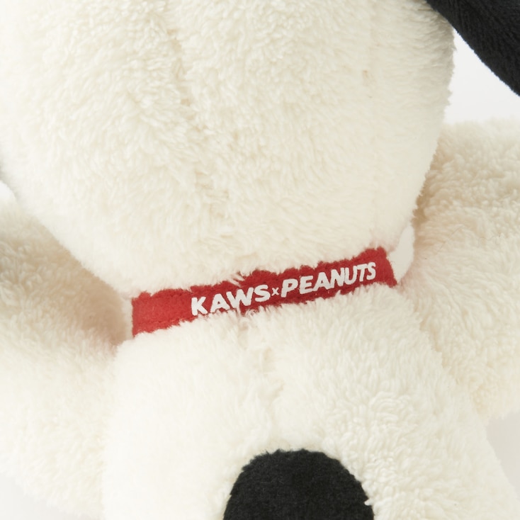 kaws x peanuts toy